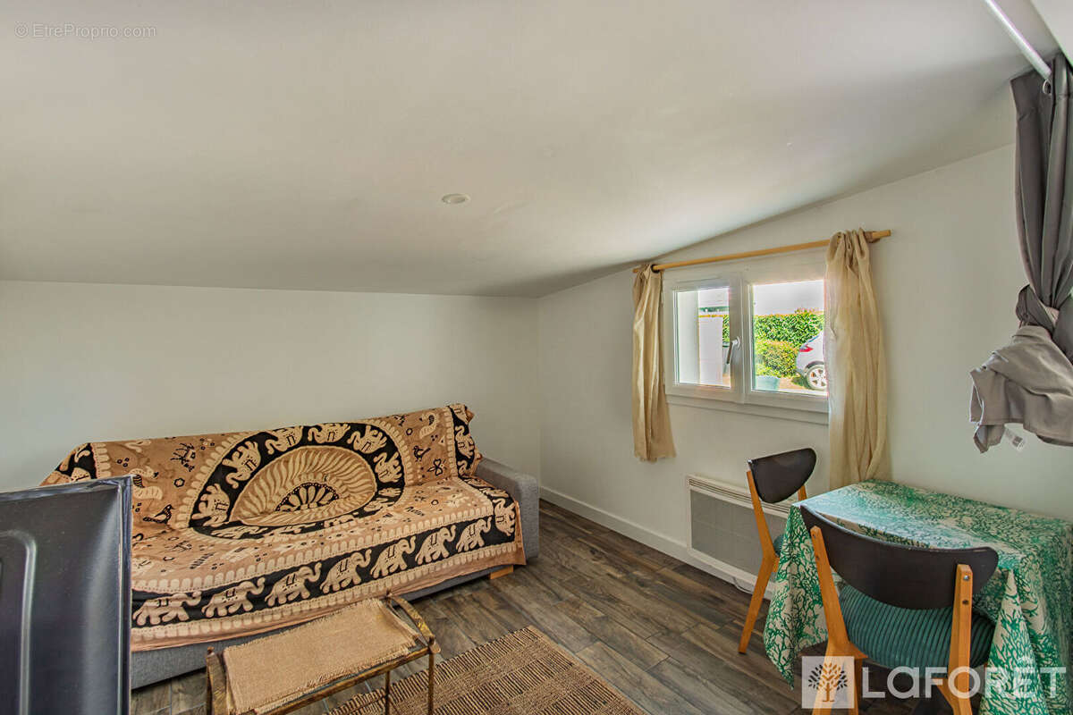 Maison à AMBARES-ET-LAGRAVE