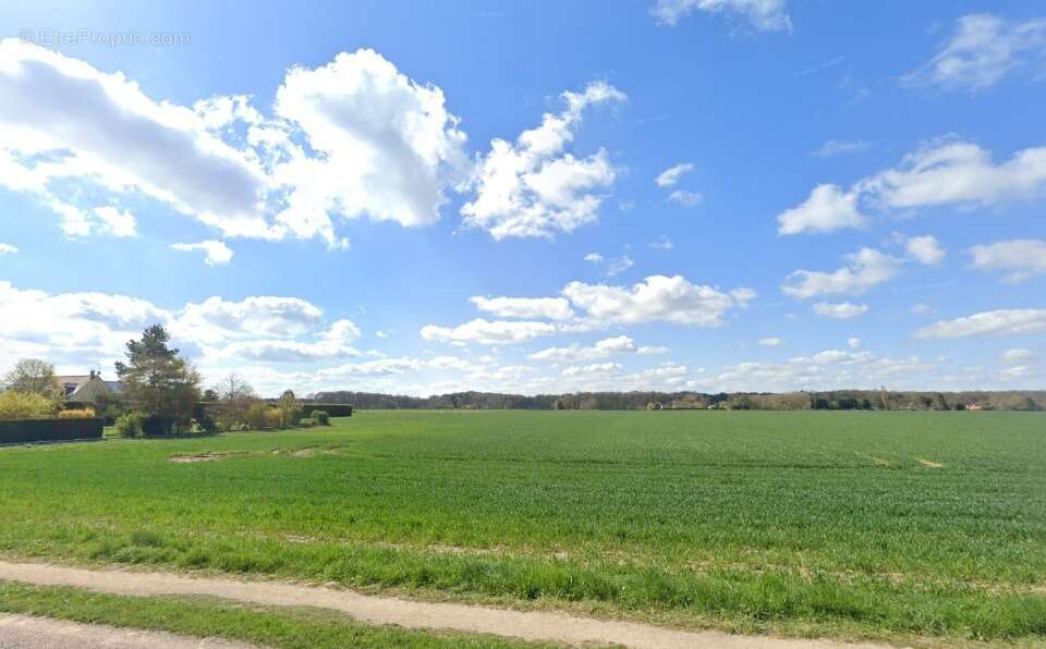 Terrain à LES BREVIAIRES