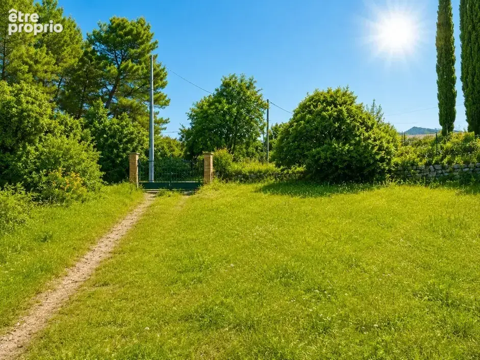 Terrain 300 m² à Lorgues  - photo 3