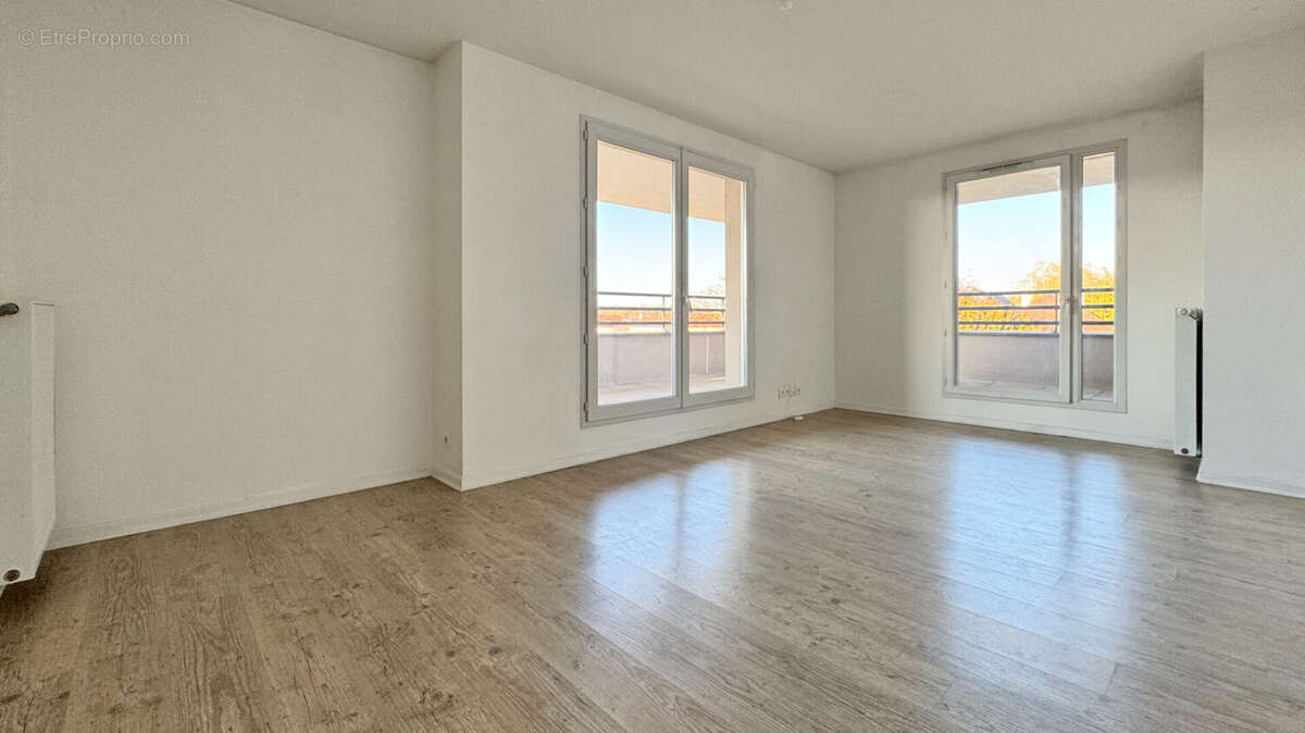 Appartement à SAINT-PIERRE-DU-PERRAY