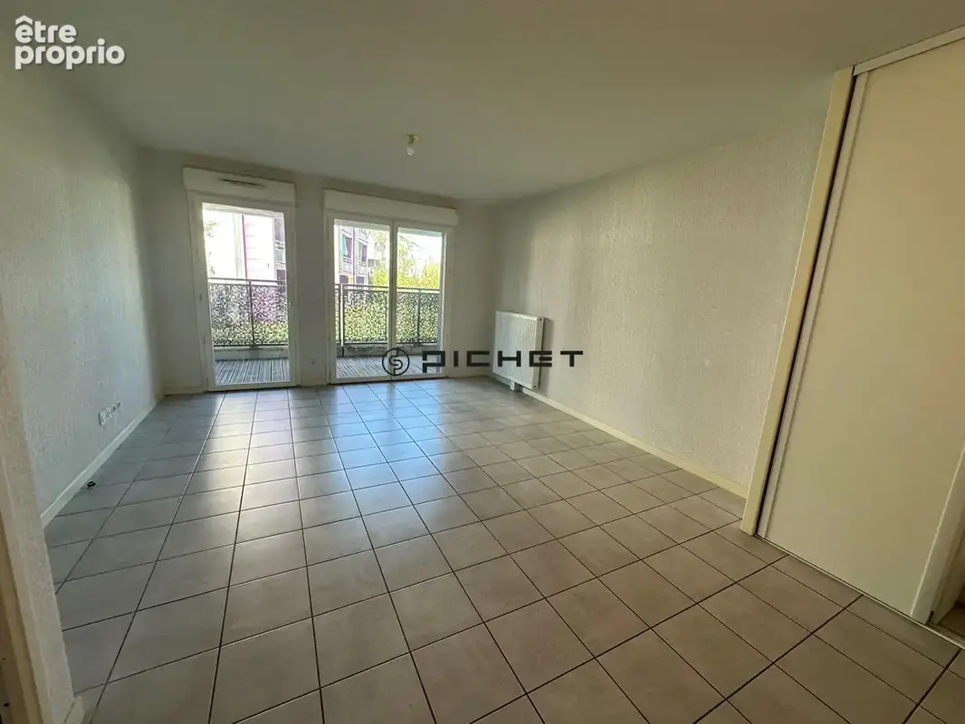 À Vendre T2 avec Terrasse et Parking  Villenave d'Ornon Quartier Courrejean - photo 4