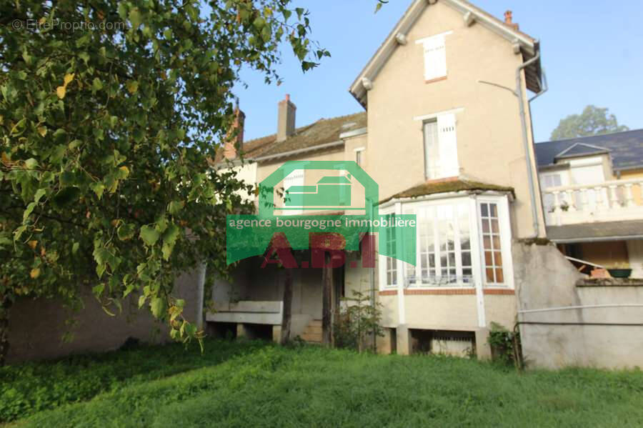 Maison à BRINON-SUR-BEUVRON