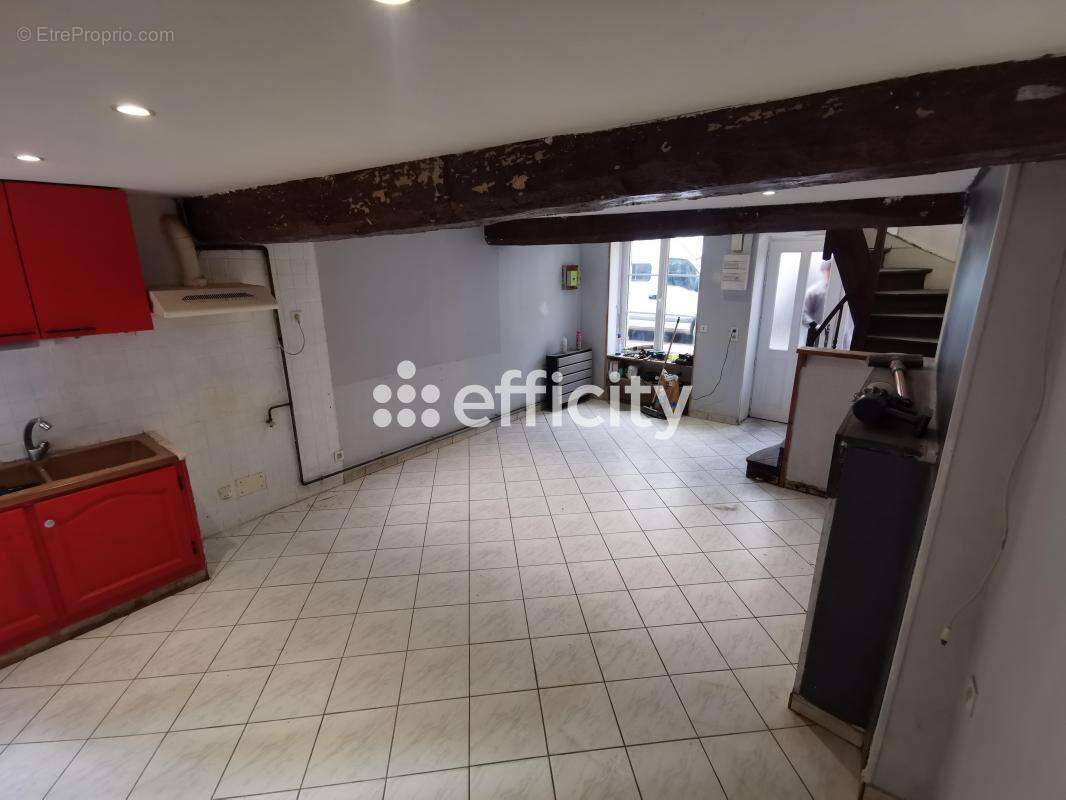 Maison à VILLEDIEU-LES-POELES