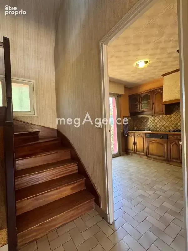 Lanester – Maison 3 chambres avec garage, jardin clos et beau potentiel - photo 10