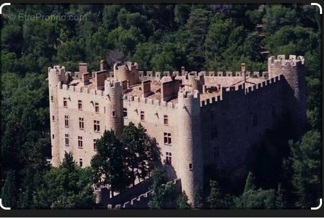 Terrain à MONTFAUCON