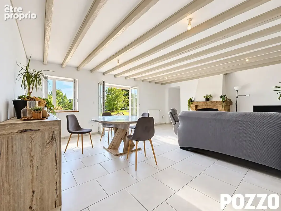 A Vendre - Tirepied Sur Sée - Maison 6 pièce(s) 160 m² -terrain-dépendances - photo 6