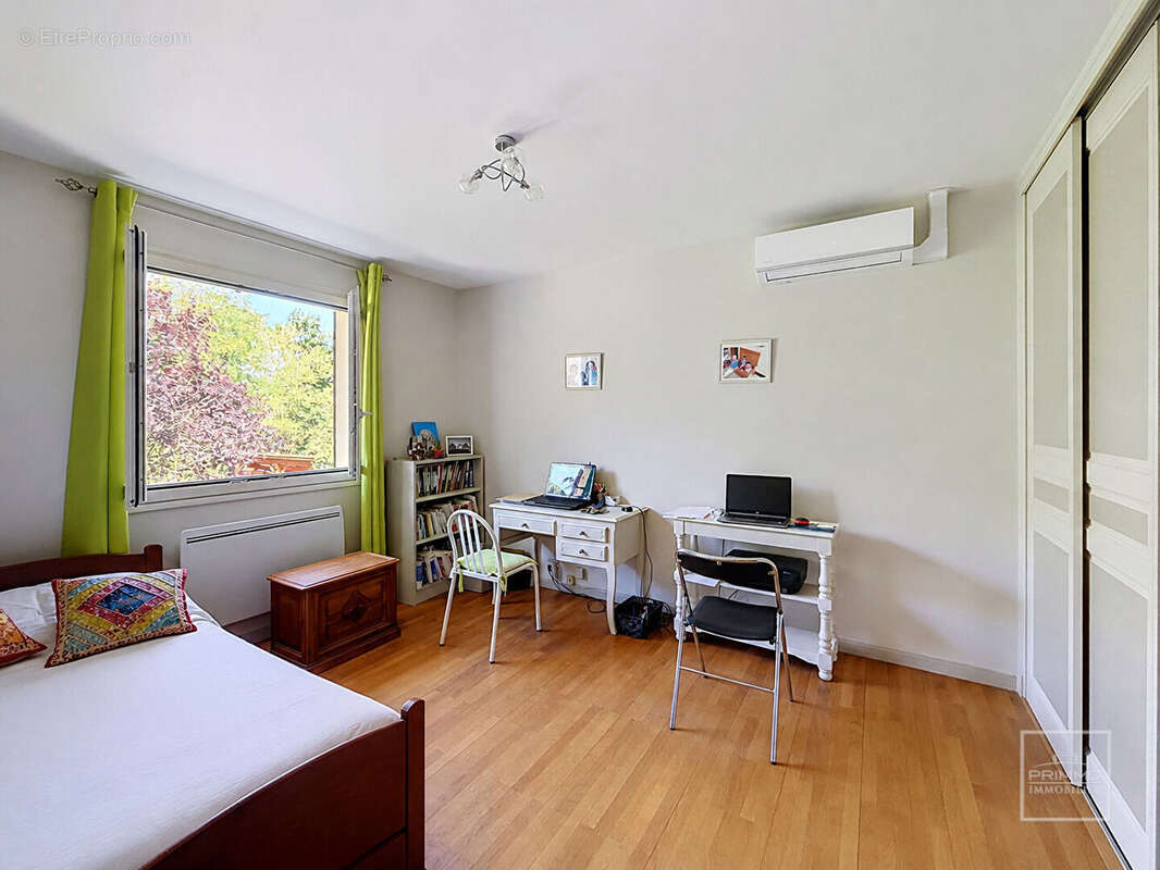 Lissieu, maison de 146 m² sur parcelle de 3525 m2 avec piscine - photo 9