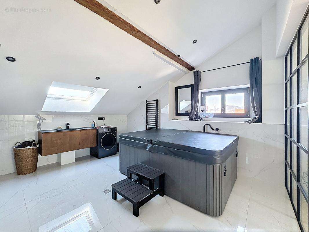 Appartement à SAINT-PIERRE-EN-FAUCIGNY