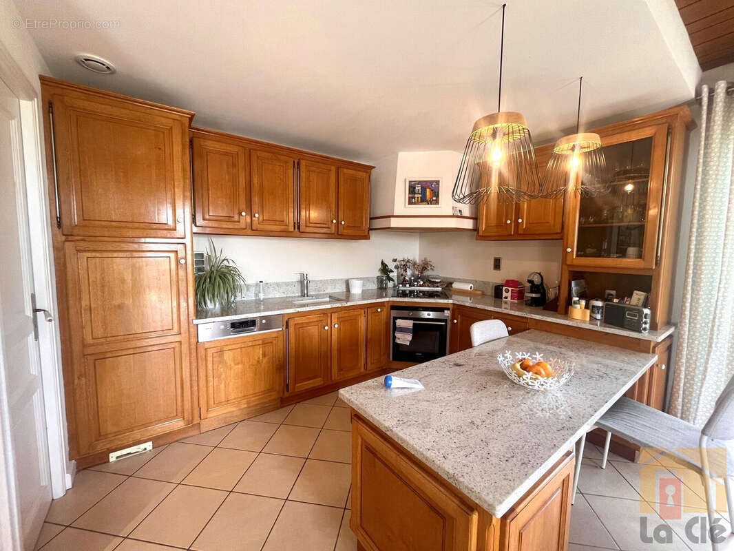 Maison à SAINT-JEAN-DE-THURAC