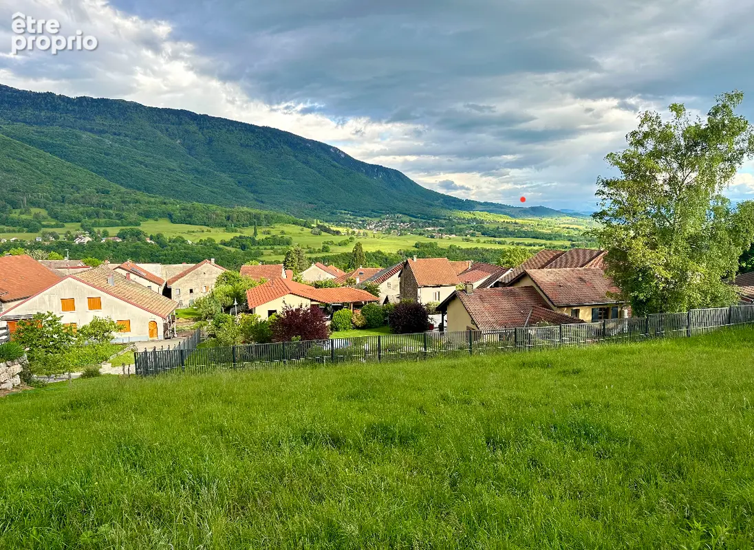 Photo Terrain à Montanges au prix de 169 000€