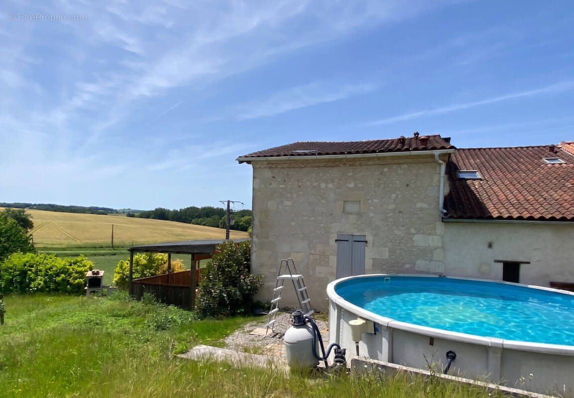 Property fro sale near AUbeterre sur dronne, chare - Maison à LAPRADE