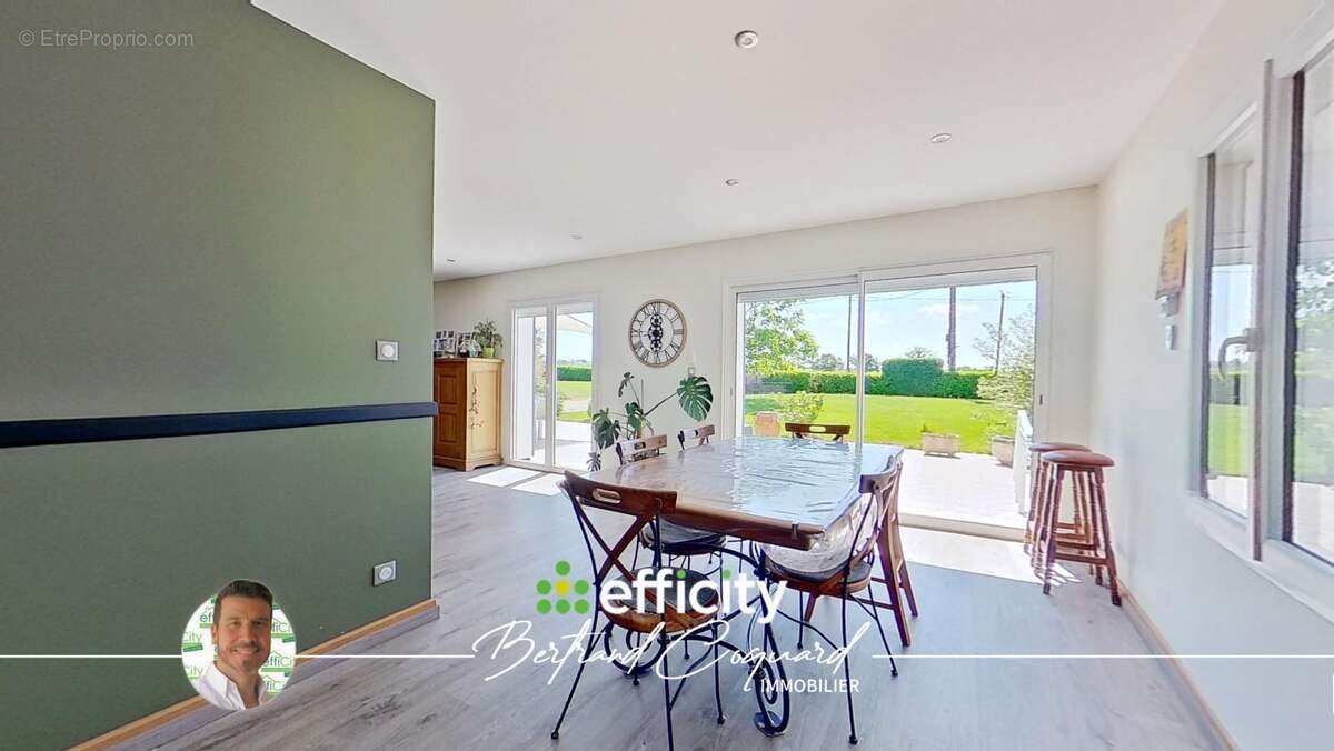 Maison 200 m² à Saint-Jodard  - photo 4