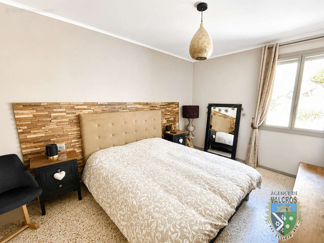 Vente villa 5 pieces avec garage et piscine. apercue mer au calme sans vis a vis au domaine de valcros la lond - photo 6