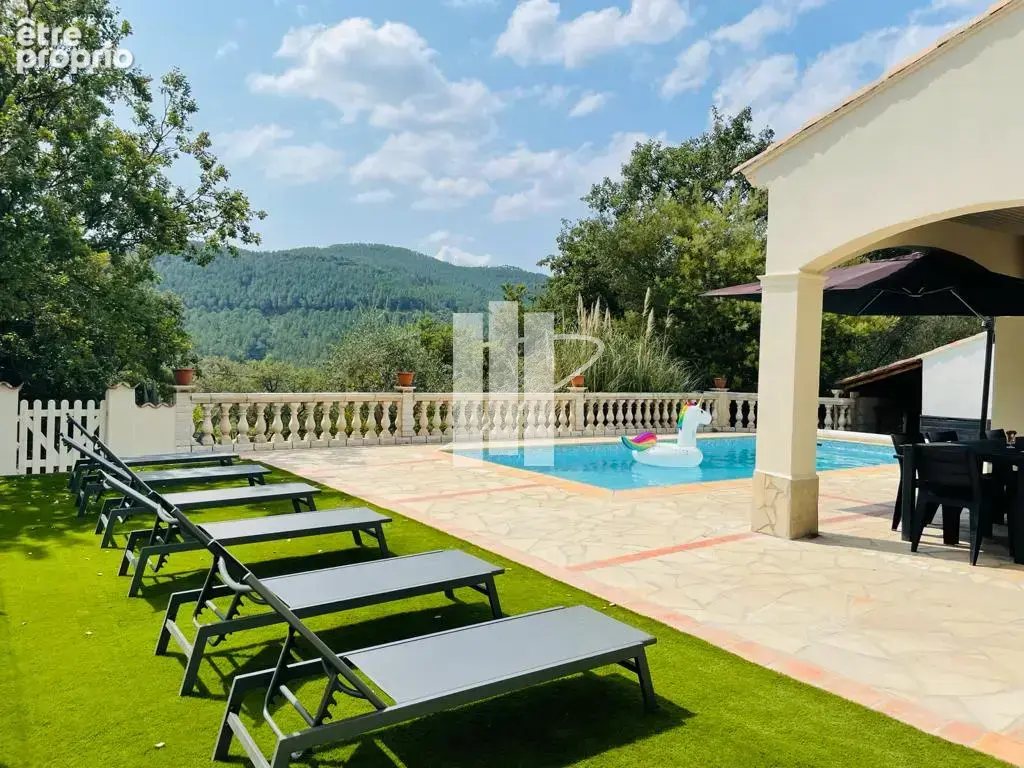 Photo Maison à Bagnols-En-Foret au prix de 549 000€