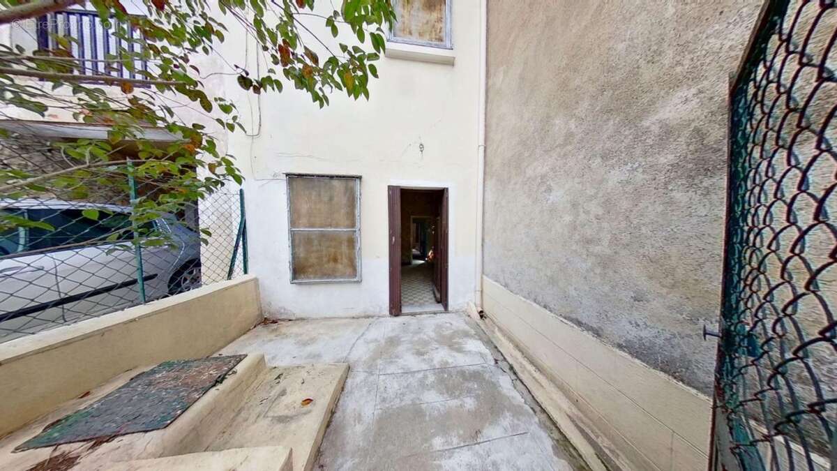 Maison à LEZIGNAN-CORBIERES