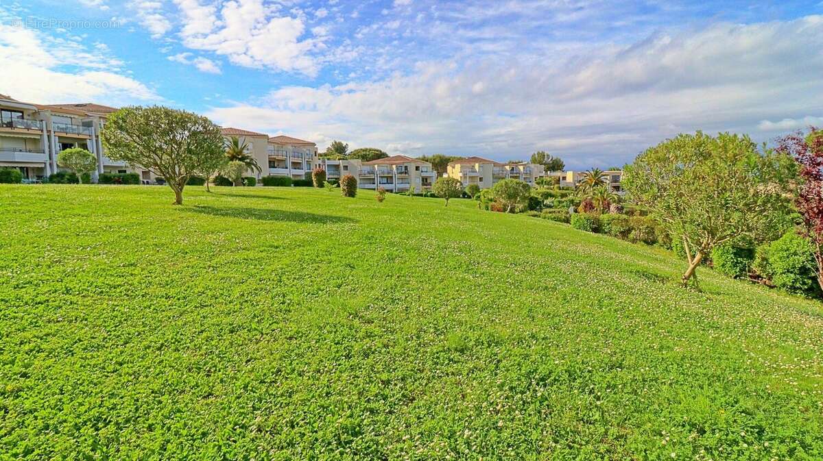 Magnifique parc de plus de 10 000m² - Appartement à ANTIBES