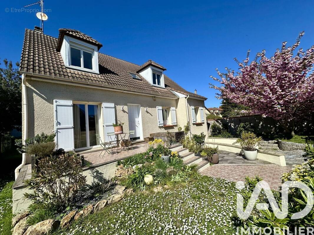 Photo 1 - Maison à LIMEIL-BREVANNES