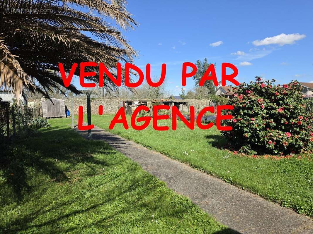 Maison à LAHONTAN