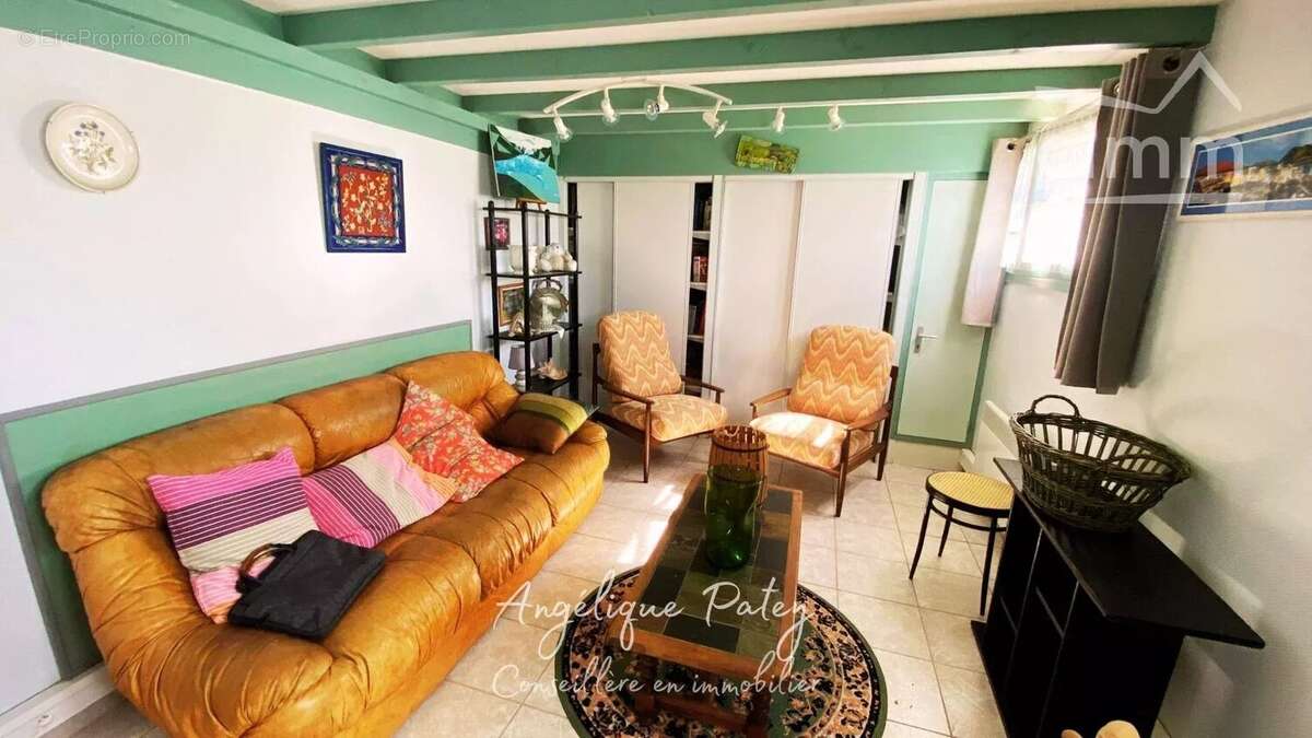 Fort potentiel ! 300 m2 Habitables avec dépendances et terrain constructible - photo 22