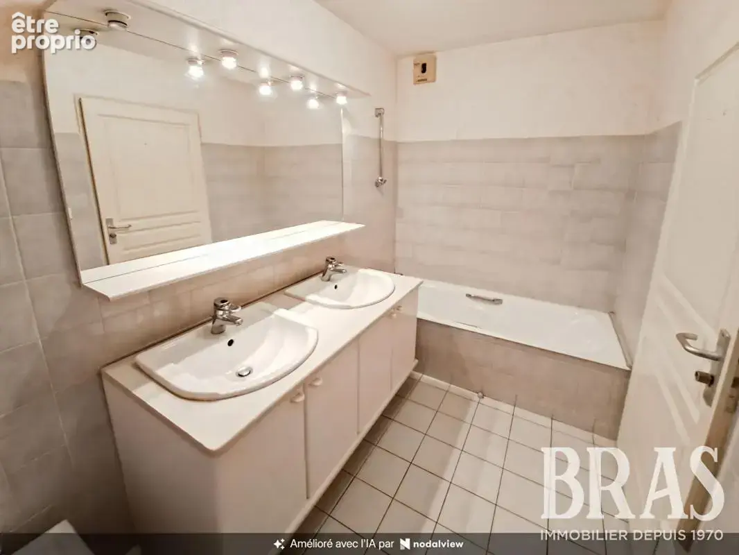 Avenue Camus, appartement avec double garage - photo 6