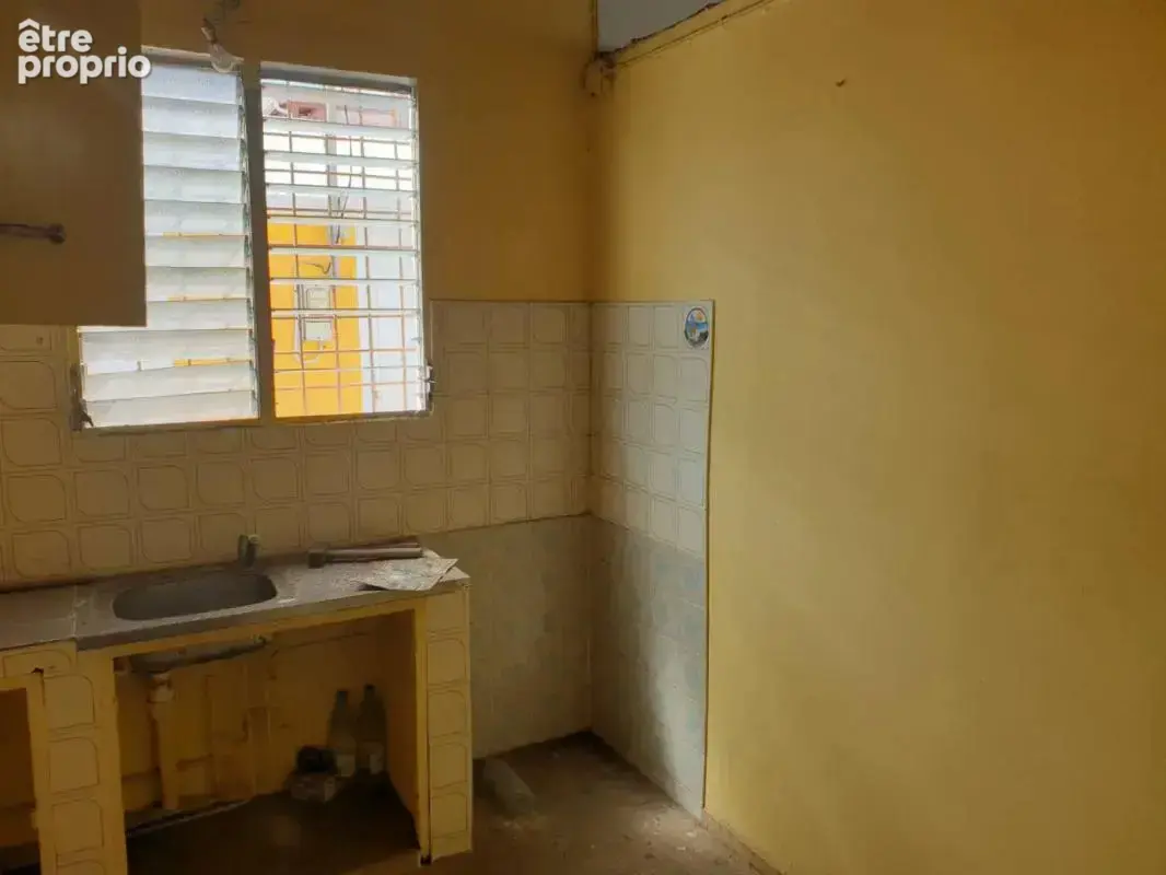 Maison à rénover proche de l'eau (50m2) - Saint-François - photo 5