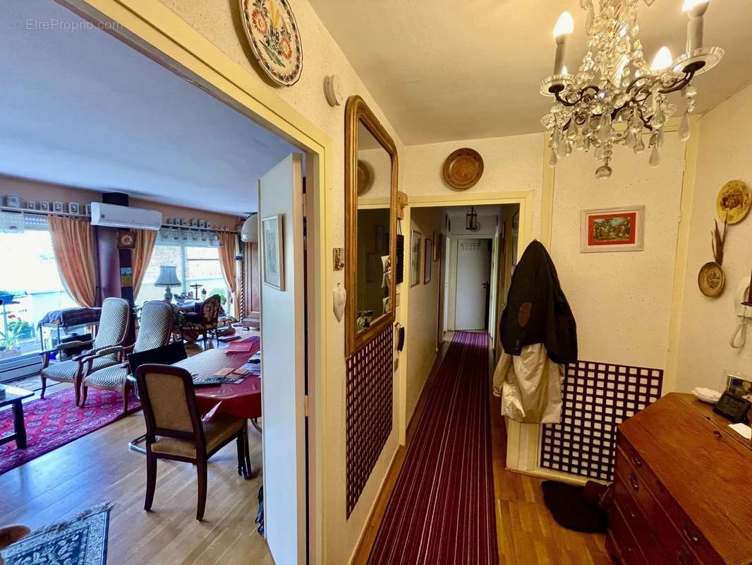 Appartement à NEUILLY-SUR-SEINE