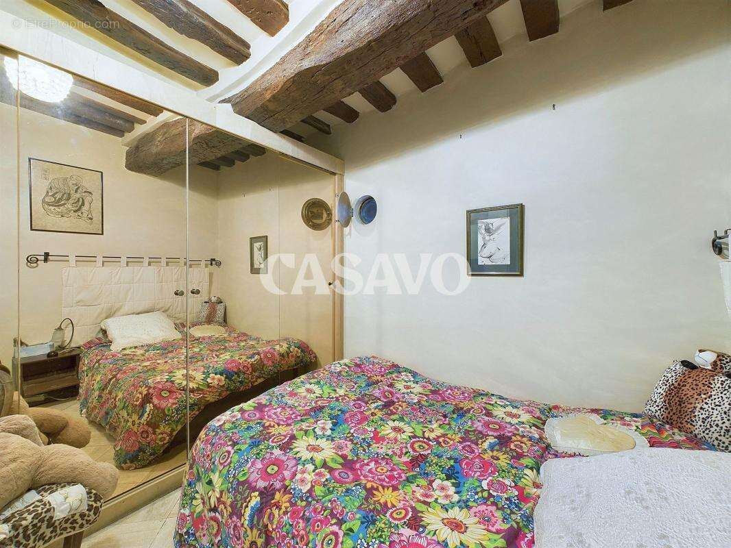 Appartement à PARIS-3E