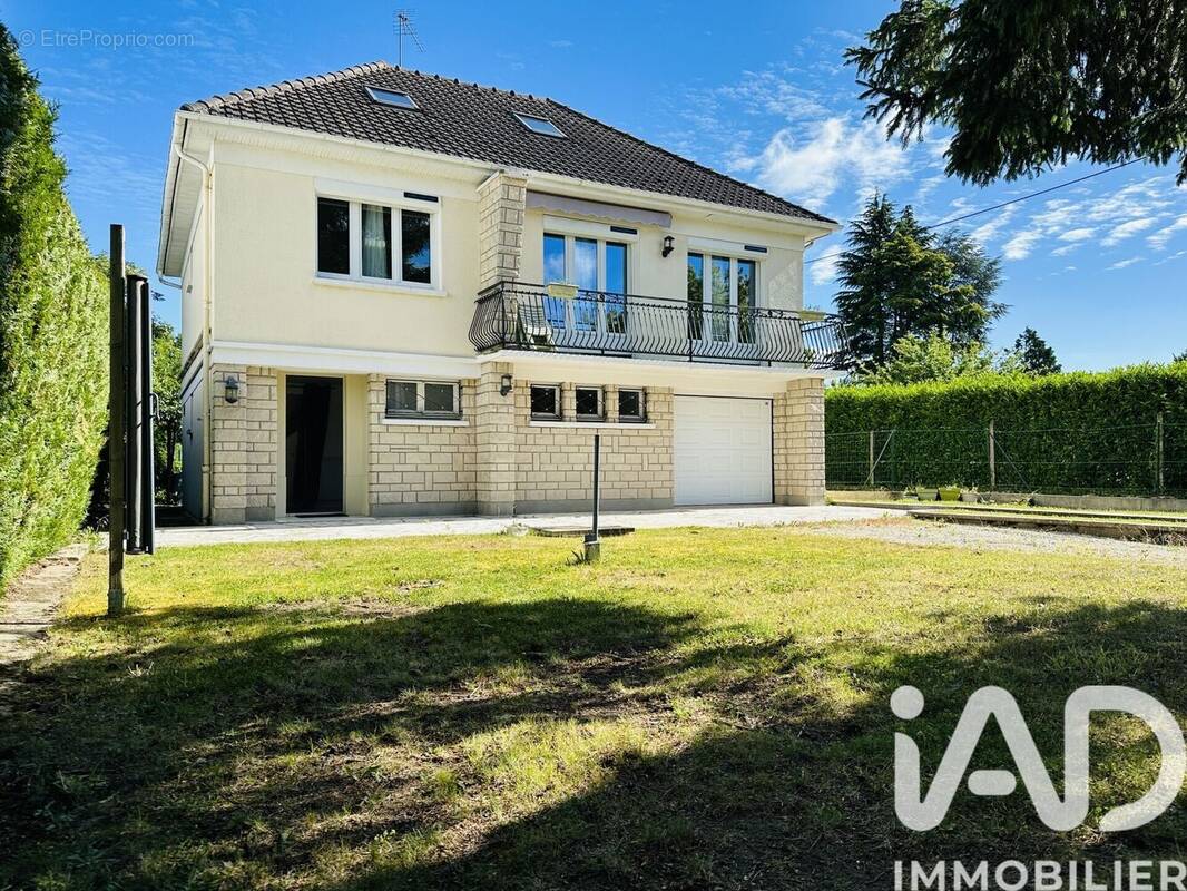 Photo 1 - Maison à SAINT-ARNOULT-EN-YVELINES