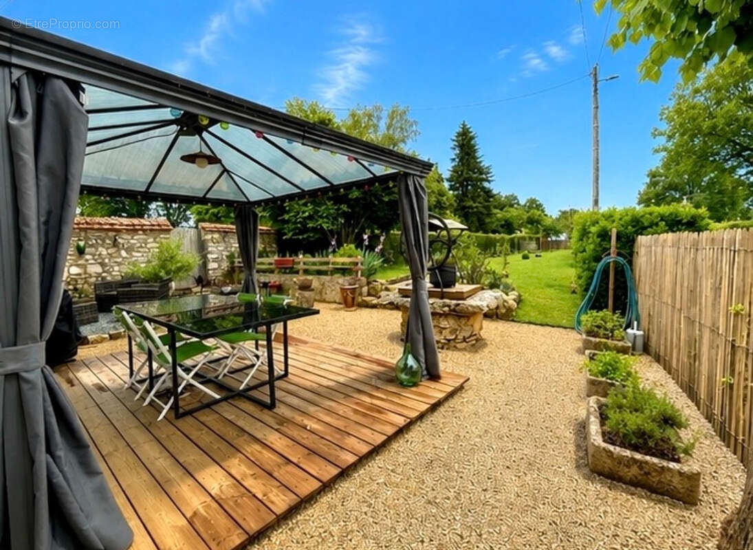 Maison à PAMPROUX