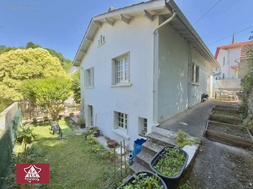 Maison à FUMEL