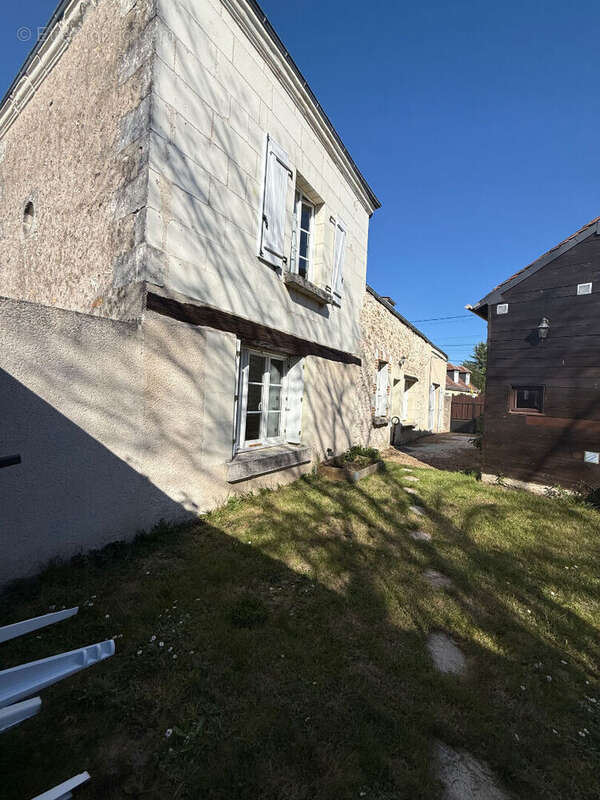 Maison à AZAY-SUR-CHER
