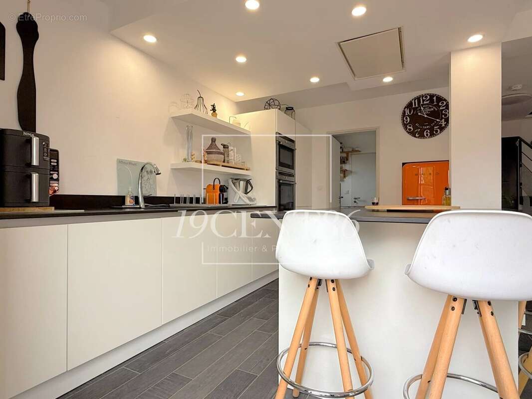 Maison 104 m² à Communay  - photo 3