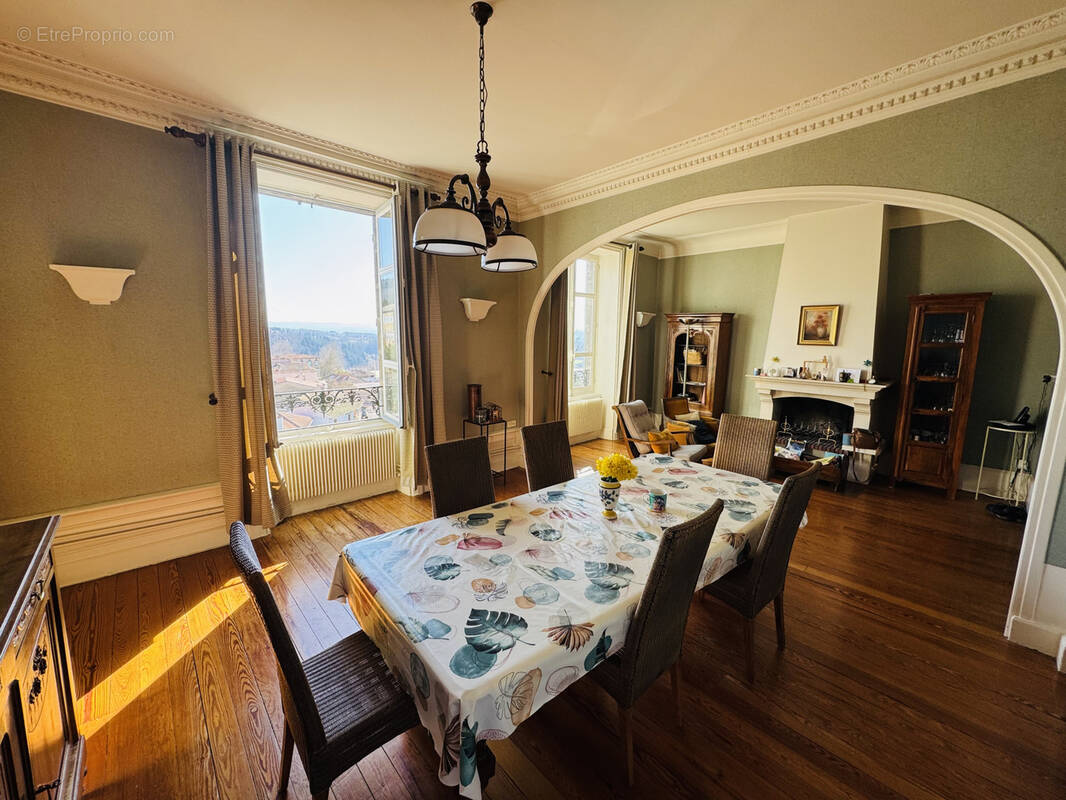 Appartement à THIERS