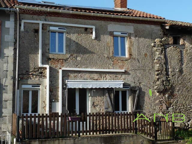 Maison à BUSSEROLLES