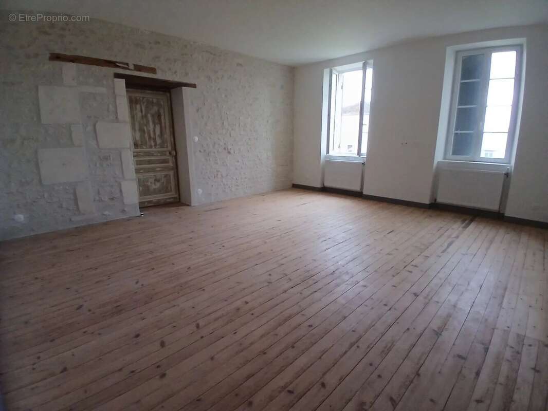 Maison à CHERVES-RICHEMONT