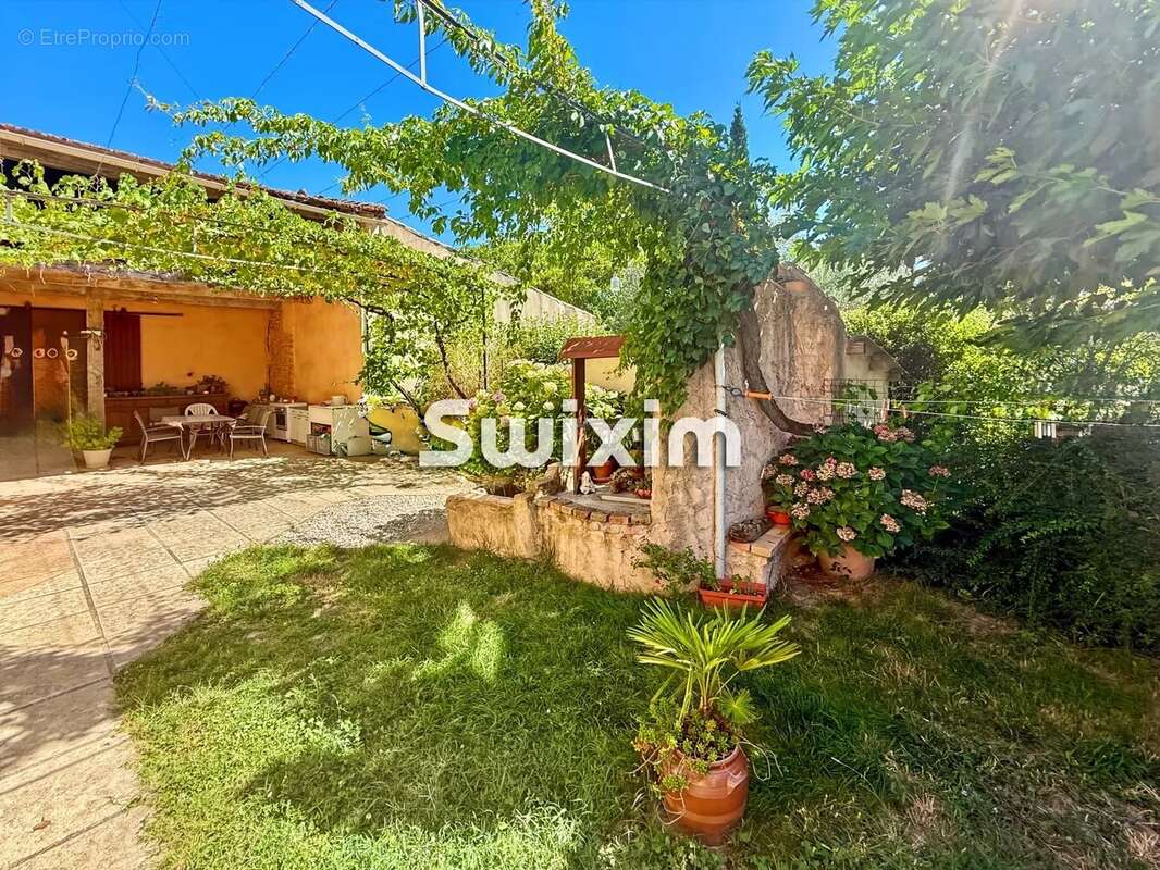 Maison à SAINT-MONTAN