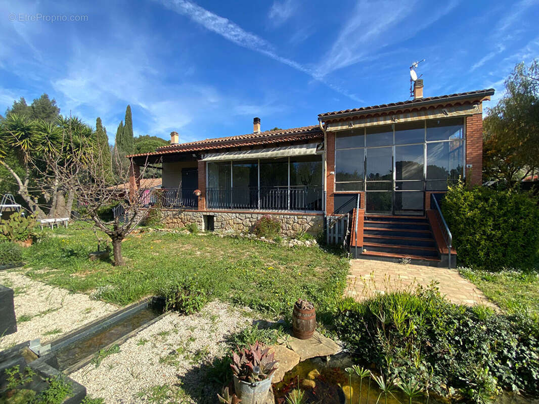 SANARY  villa plain pied 93m2- TERRAIN 930 M² - photo 11