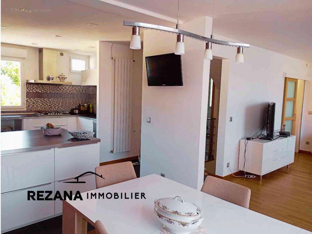 Maison à DAMMARIE-LES-LYS