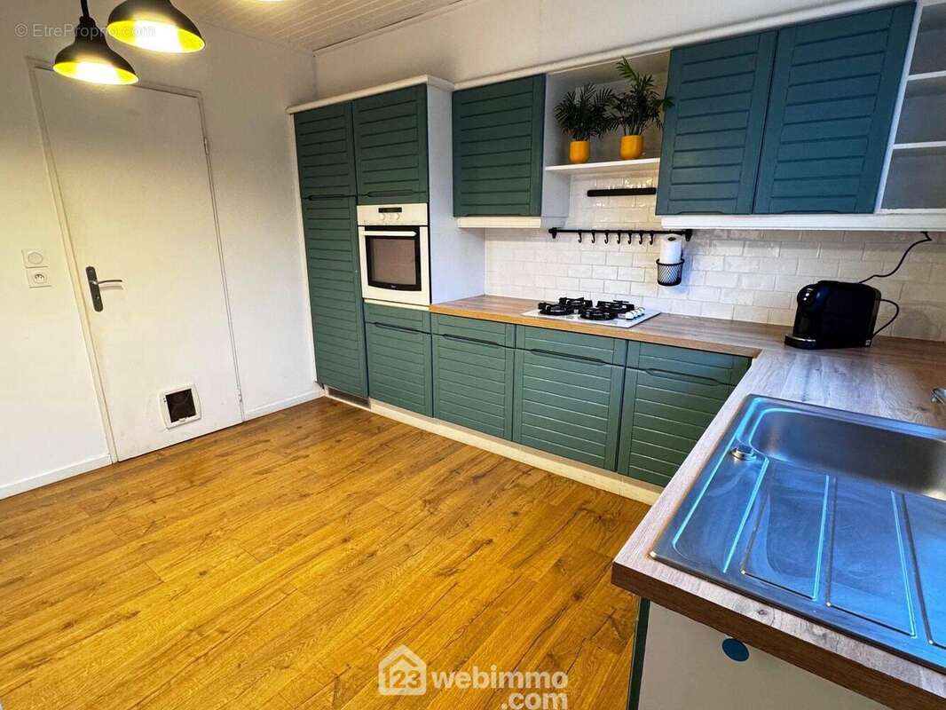 découvrons cette spacieuse cuisine - Maison à BONDOUFLE
