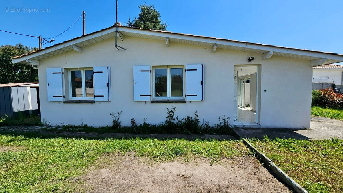 Maison à PAREMPUYRE