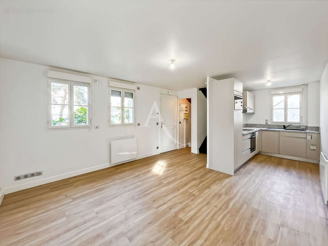 Maison à MOISSY-CRAMAYEL