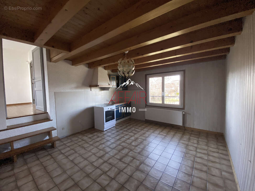 Appartement t2 53 m2 dans maison - 74240 gaillard - photo 2