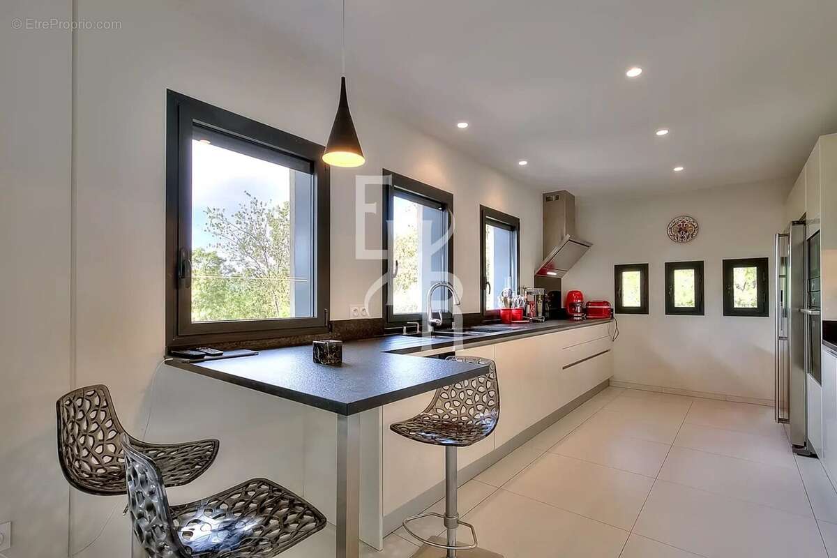 Maison à MOUGINS