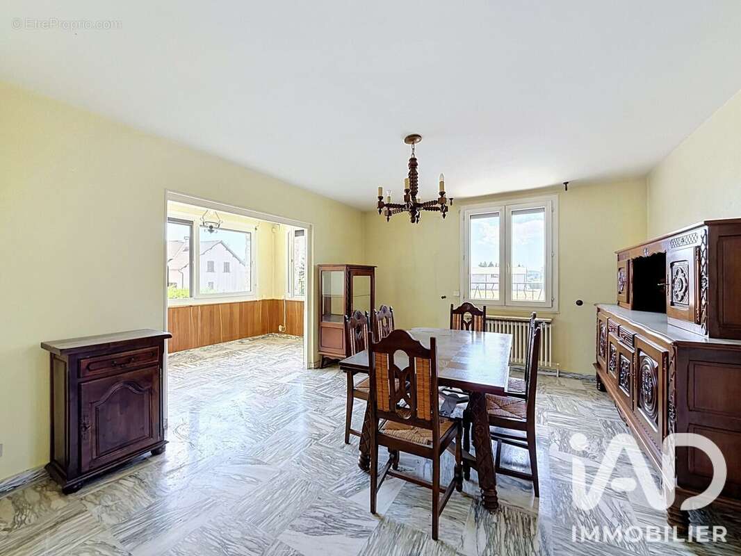 Maison 151 m² à Aumont-Aubrac  - photo 8