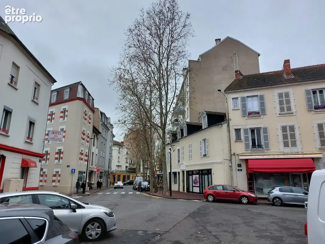 Faire OFFRE : Murs commerciaux facilement transformables en studio en coeur de ville à Vichy - photo 6