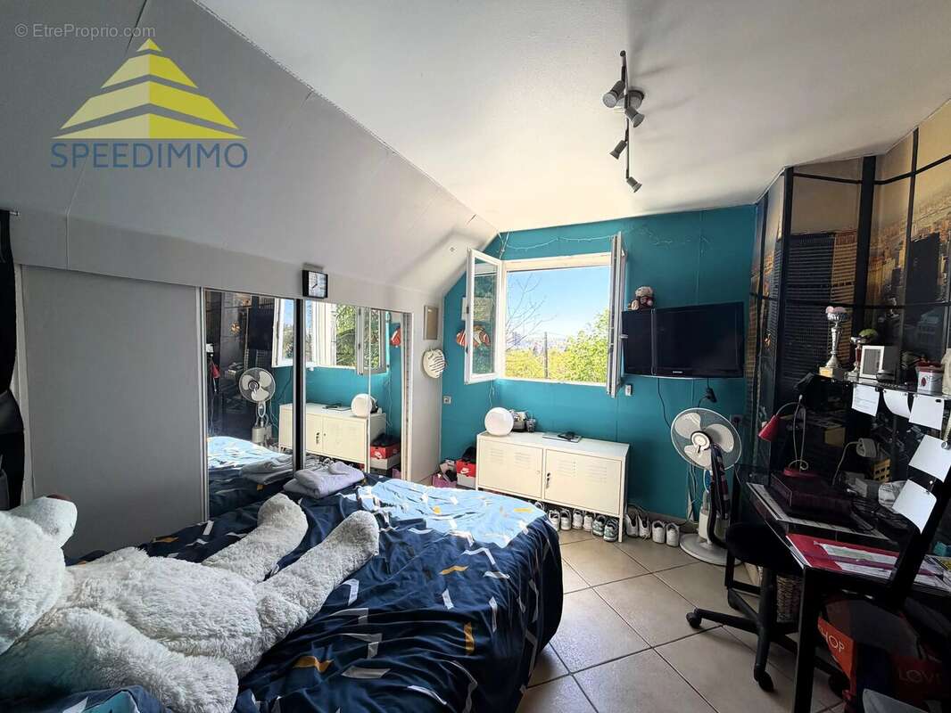 Maison à MANDRES-LES-ROSES