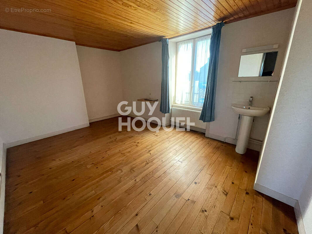 Maison à DOL-DE-BRETAGNE