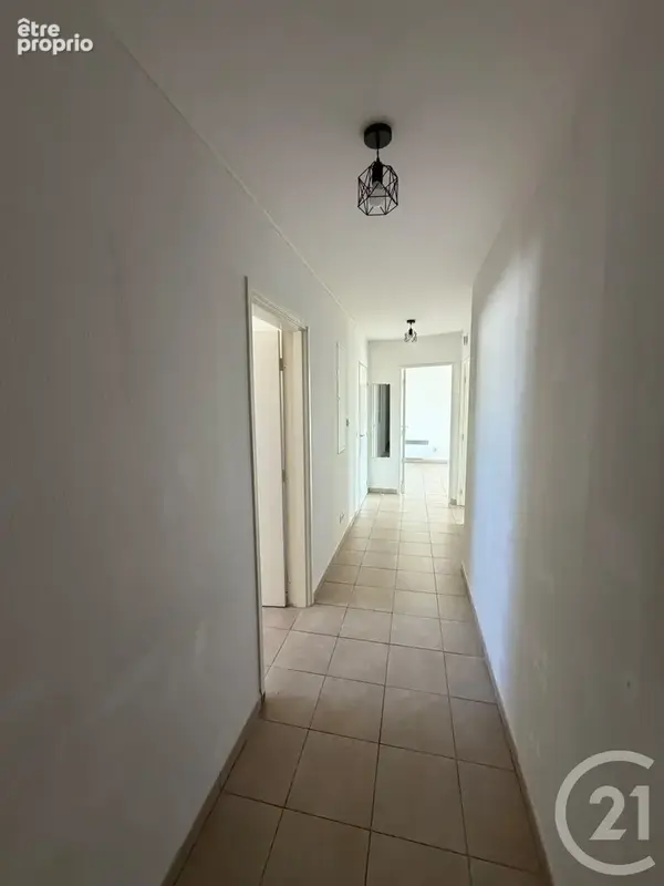 Appartement 3 pièces 65 m² à vendre à Marseille-4e (13004) - photo 3