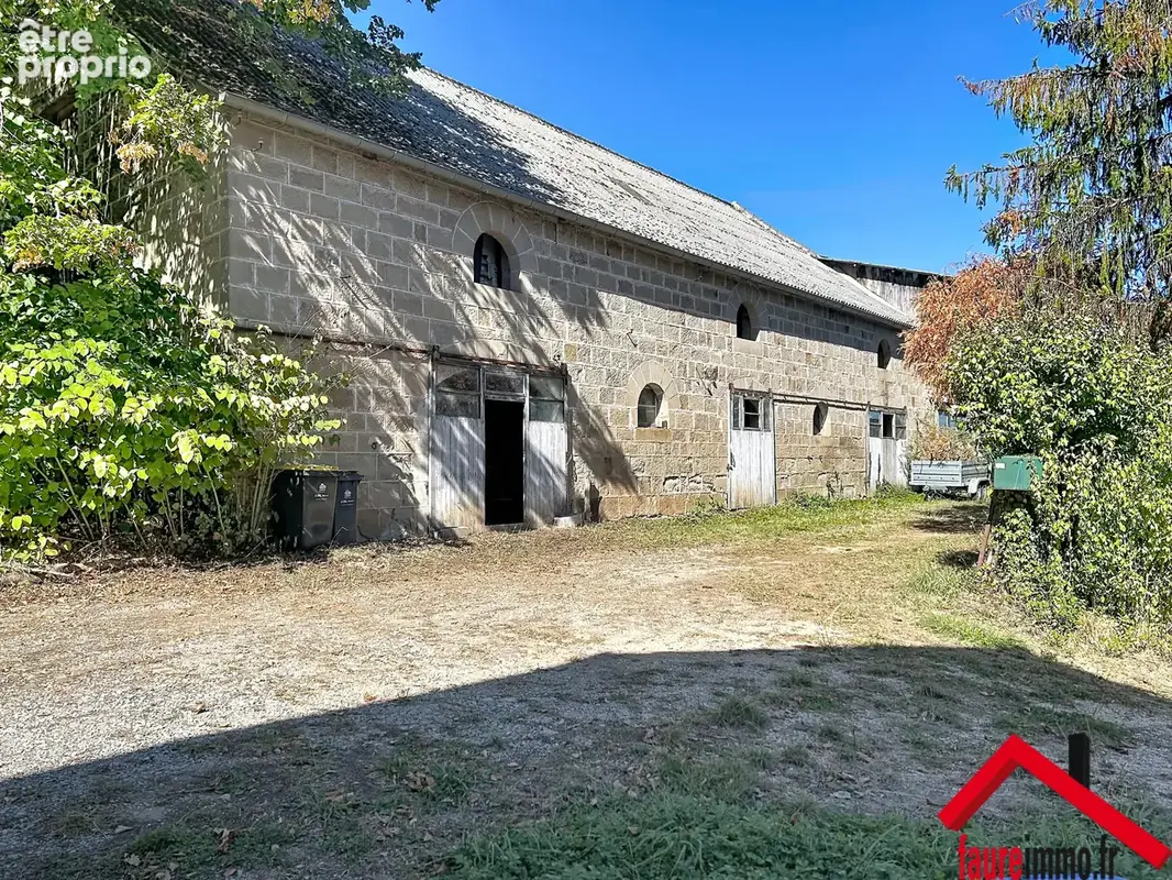 Maison à SAINT-PANTALEON-DE-LARCHE