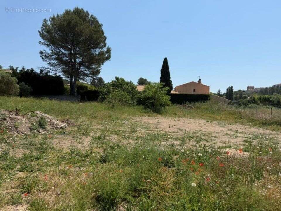 Terrain à CABRIES